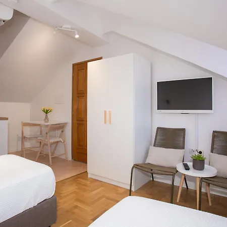 Stafileo Palace Apartman *