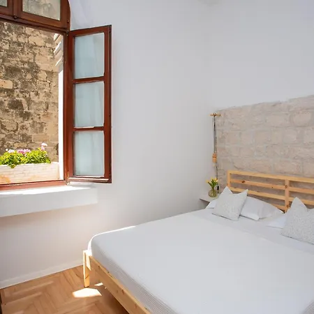 Stafileo Palace شقة *