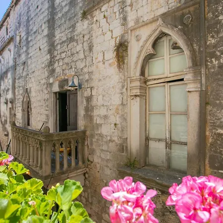 Stafileo Palace شقة تروغير